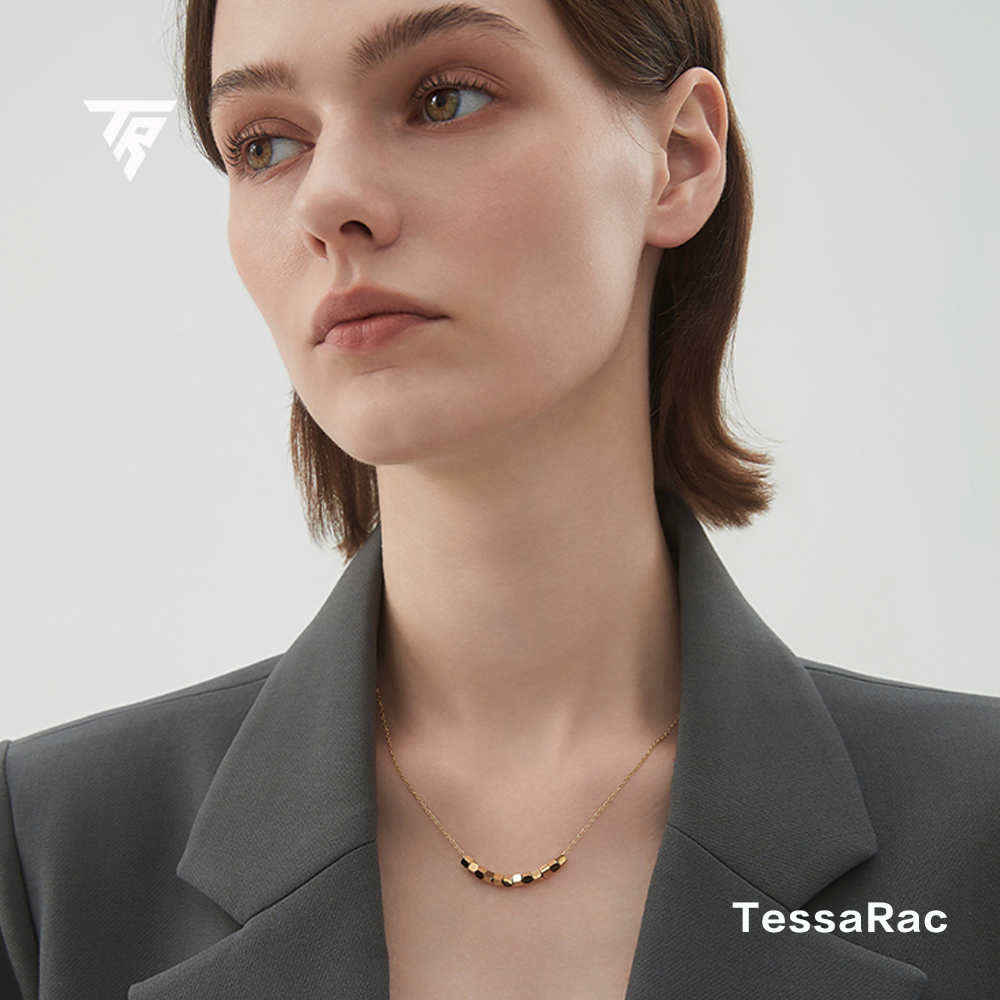 TESSARAC Small square fashion necklace TR011