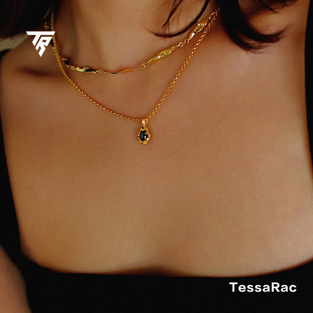 TESSARAC Black Onyx 18k Gold Vintage Necklace TR017